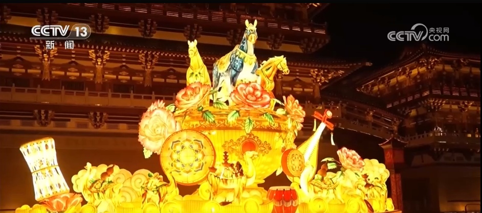 9天旅游总收入突破百亿 千年古城以创意为“核”唤醒文旅新活力 9天旅游总收入突破百亿 千年古城以创意为“核”唤醒文旅新活力