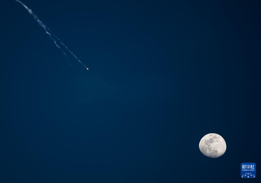 伊朗媒体称至少35枚导弹“成功袭击”以色列