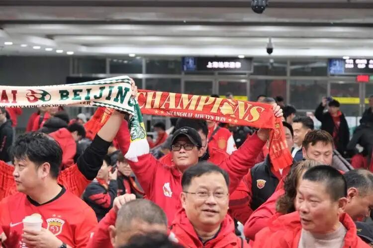 组团乘高铁去看球！长三角地区今年首趟“球迷专列”从上海开出