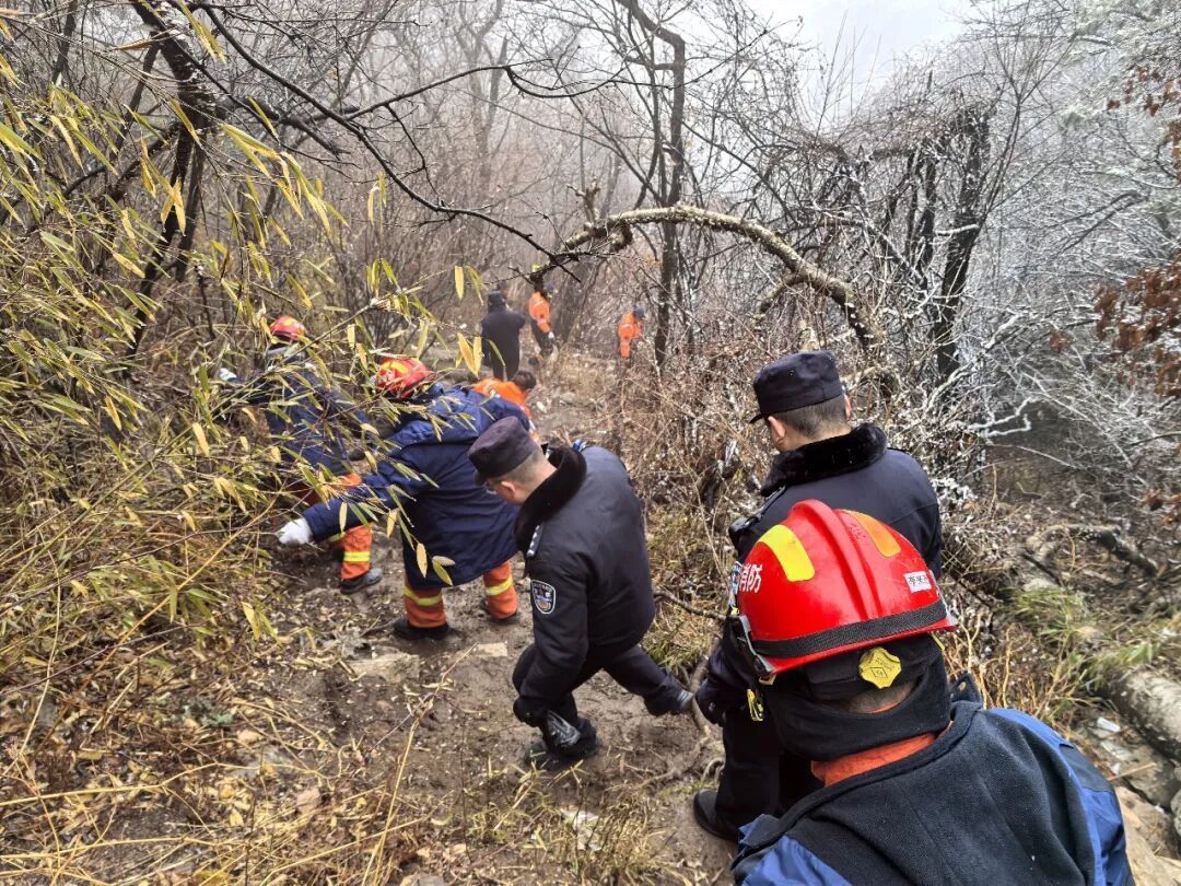 2人违法反穿老君山被处罚! 2人违法反穿老君山被处罚!