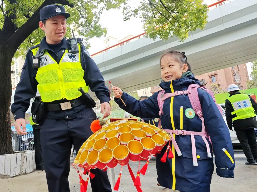 上海公安机关多措并举护航春季开学 上海公安机关多措并举护航春季开学