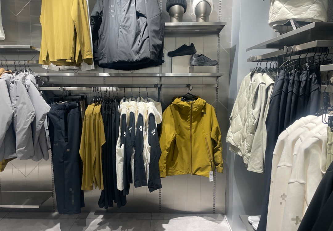 从试衣间出来，男子变“胖了”……海宁警方：就是他！