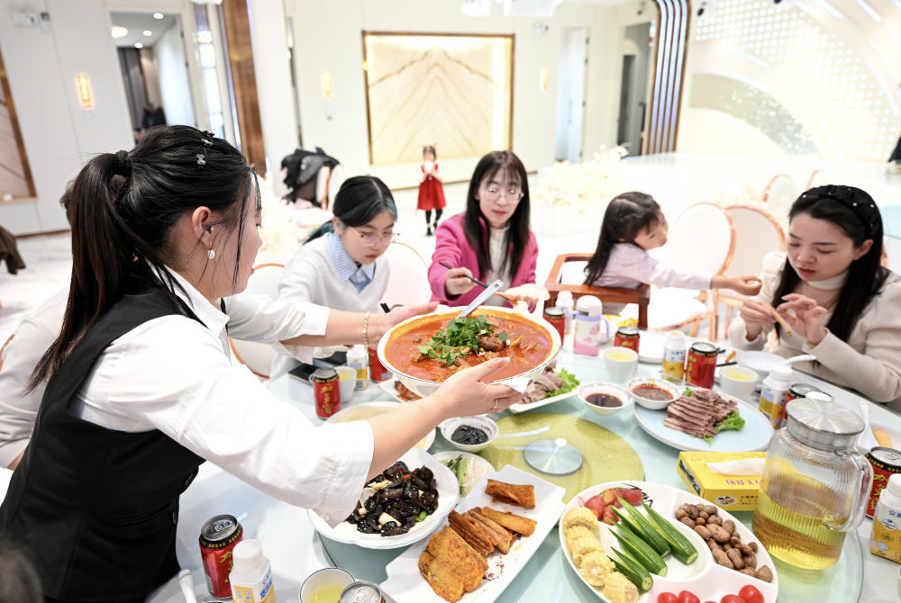 向上2026:二月春潮涌 活力升腾向新行 向上2026:二月春潮涌 活力升腾向新行