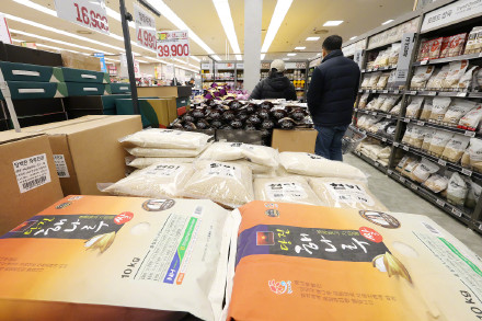 米价持续上涨 韩国将紧急投放15万吨政府储备米