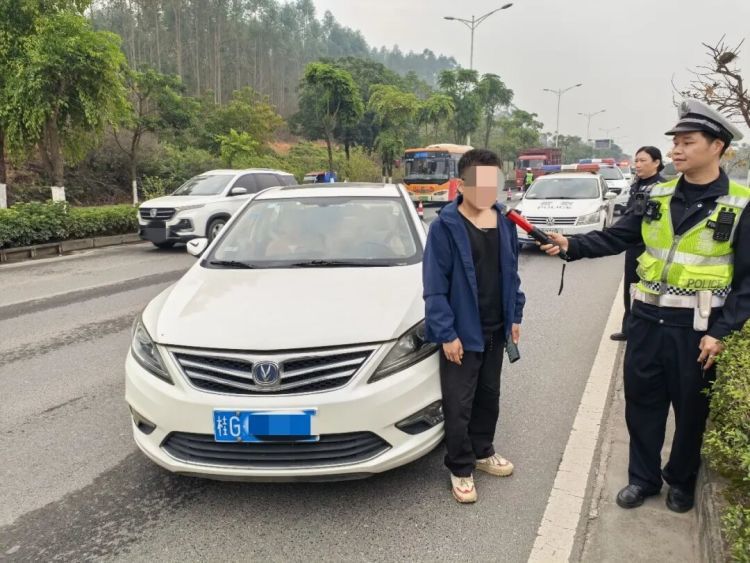 “喝粥解酒”？“自信”男子被交警当场拿下