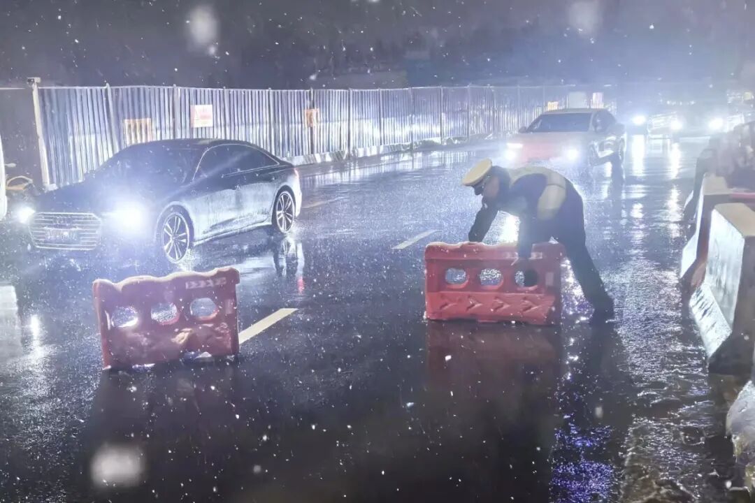 因雨雪雾,河南多条高速路段禁止所有车辆上站 因雨雪雾,河南多条高速路段禁止所有车辆上站