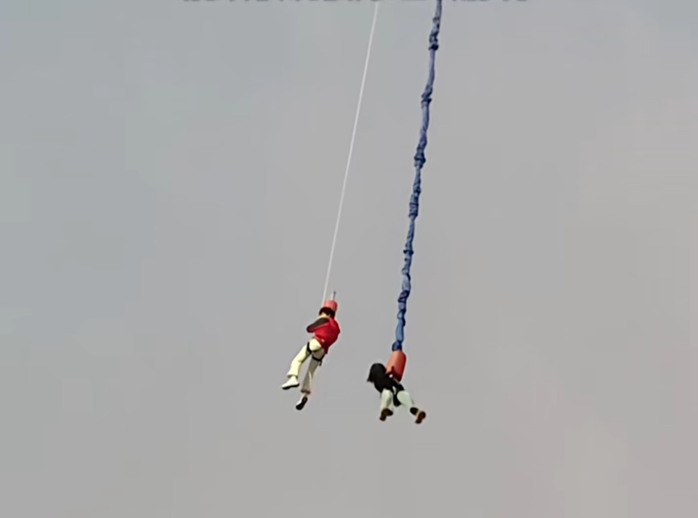 蹦极女子空中晕厥,仅靠一根弹跳绳支撑!极限运动暗藏哪些风险 蹦极女子空中晕厥,仅靠一根弹跳绳支撑!极限运动暗藏哪些风险