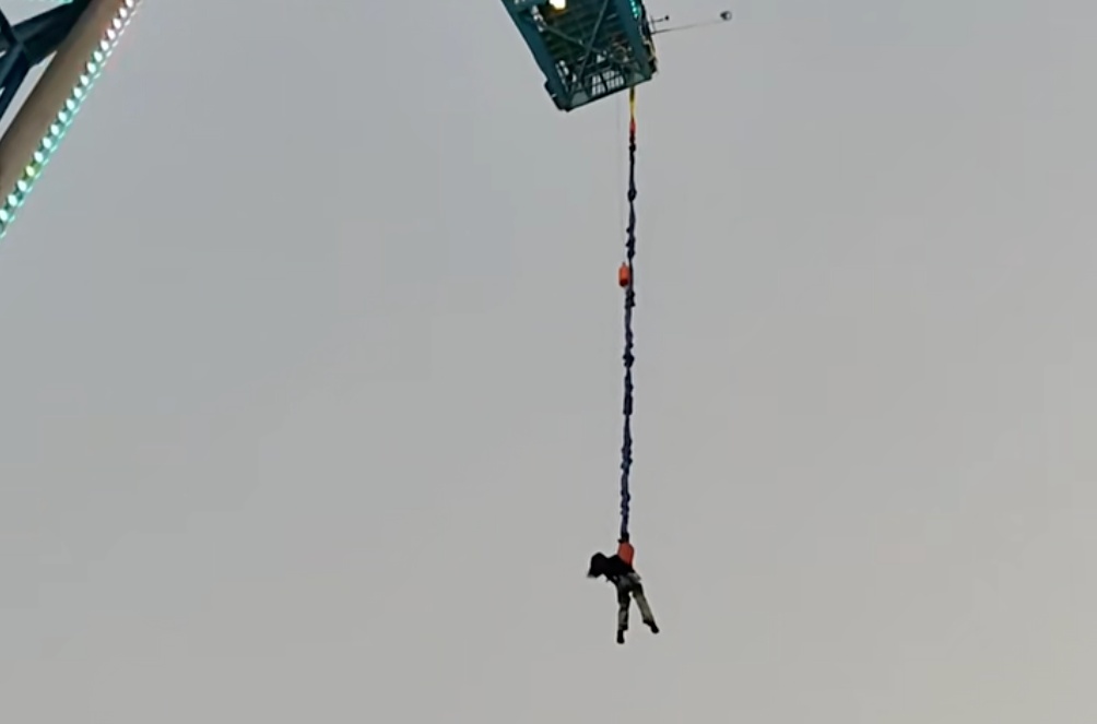 蹦极女子空中晕厥,仅靠一根弹跳绳支撑!极限运动暗藏哪些风险 蹦极女子空中晕厥,仅靠一根弹跳绳支撑!极限运动暗藏哪些风险