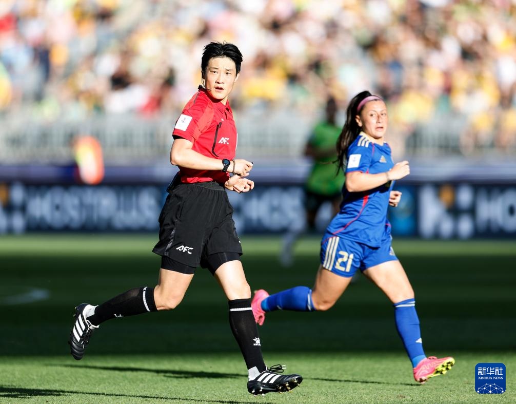 中国裁判亮相女足亚洲杯