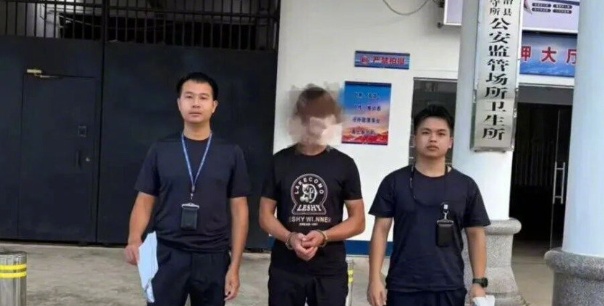 男子抢金项链31小时后落网！被抓时正在筹备KTV开张