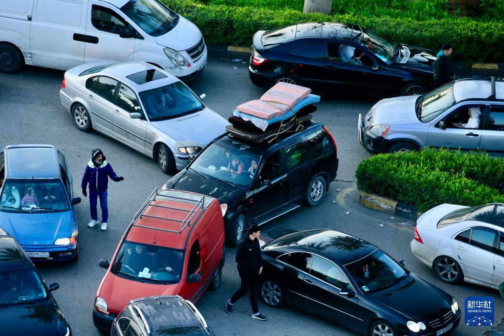 以色列袭击黎巴嫩 南部居民撤离