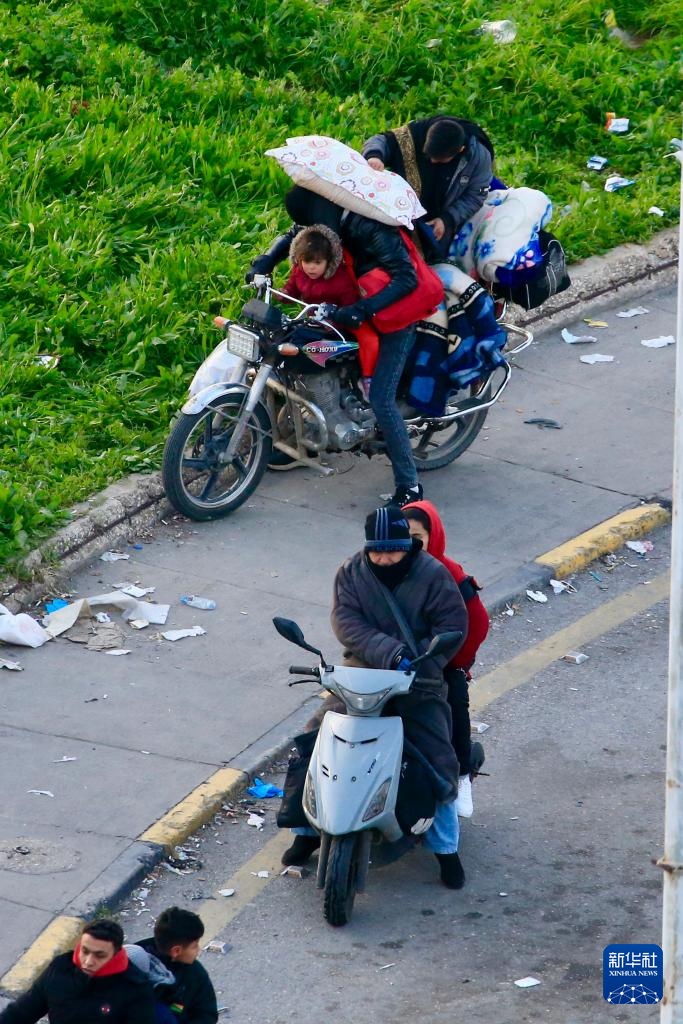 以色列袭击黎巴嫩 南部居民撤离