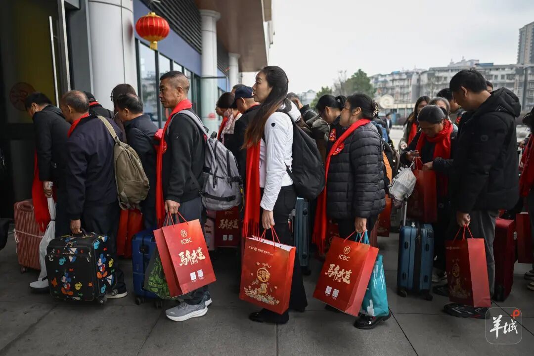 “我们去广东干嘛?赚钱!”近九成务工者返粤!这趟返岗专列奔赴春天 “我们去广东干嘛?赚钱!”近九成务工者返粤!这趟返岗专列奔赴春天