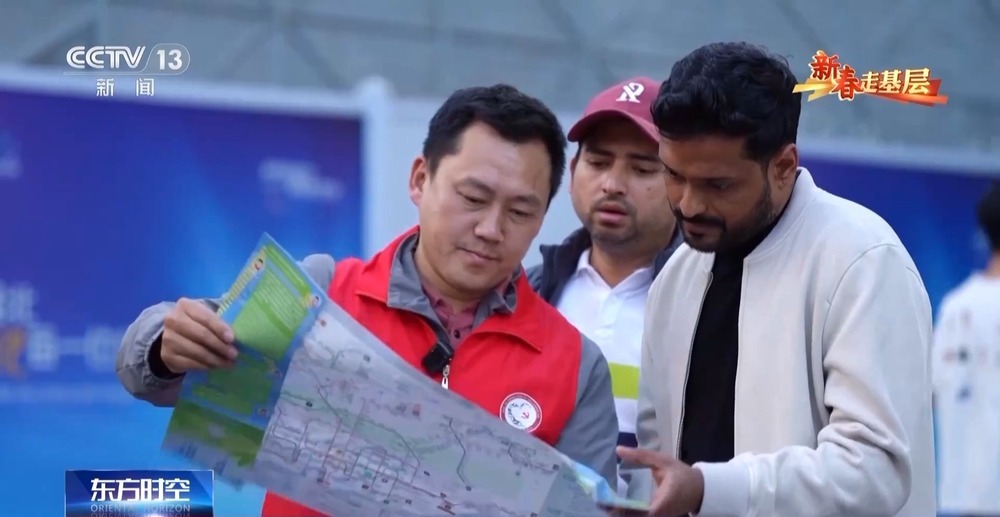 新春走基层丨跟随外卖小哥穿行华强北 见证一杯咖啡里的活力中国 新春走基层丨跟随外卖小哥穿行华强北 见证一杯咖啡里的活力中国