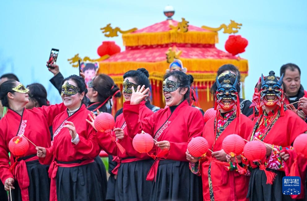 重庆璧山:千年火把节 点亮乡村新春 重庆璧山:千年火把节 点亮乡村新春