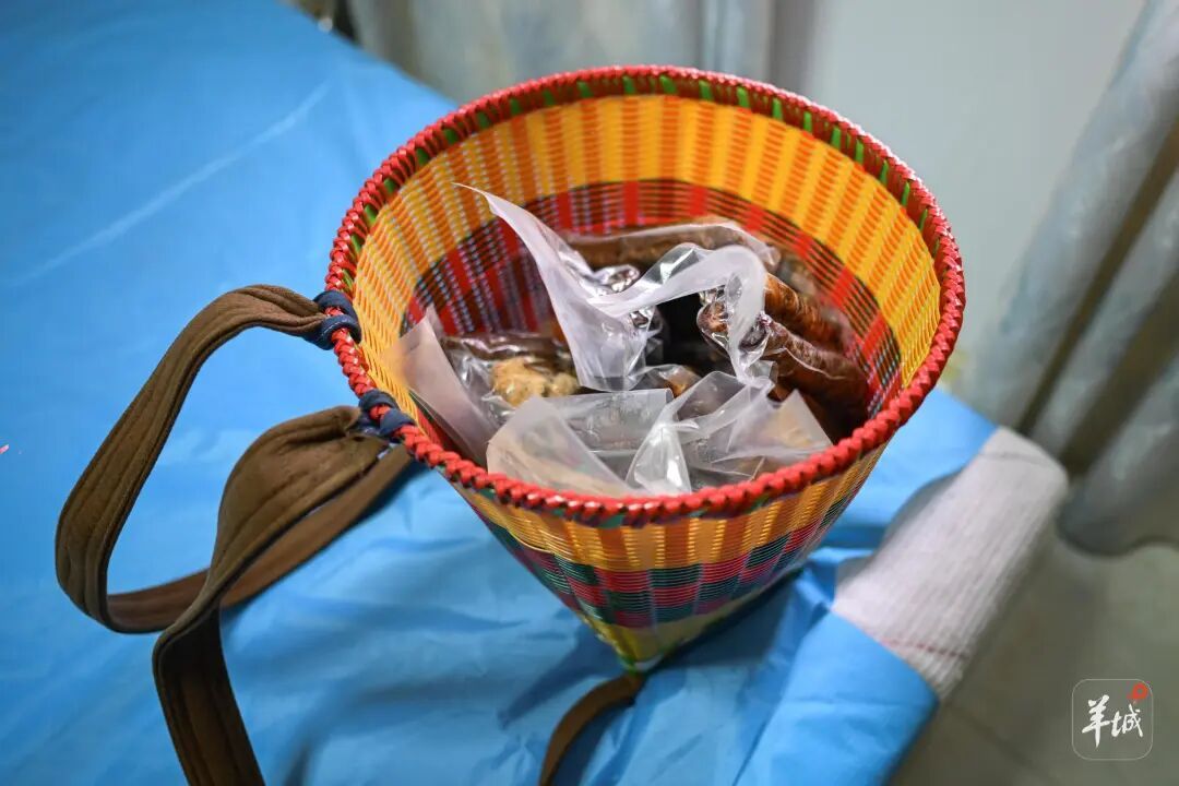 “我们去广东干嘛?赚钱!”近九成务工者返粤!这趟返岗专列奔赴春天 “我们去广东干嘛?赚钱!”近九成务工者返粤!这趟返岗专列奔赴春天