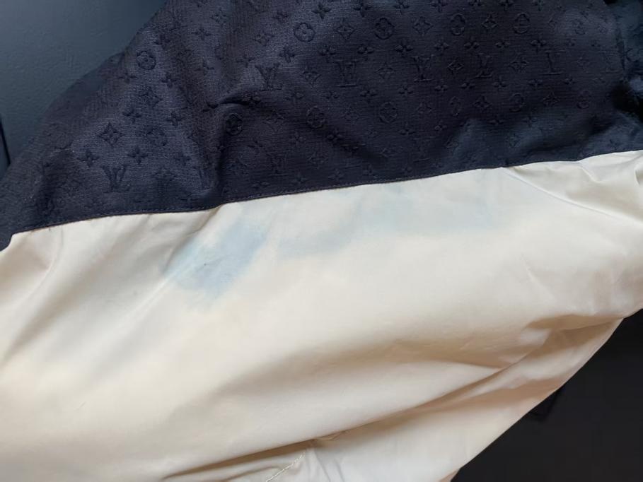 女子花2万买的羽绒服,穿3小时就掉色?LV门店回应:不能沾水、不能出汗 女子花2万买的羽绒服,穿3小时就掉色?LV门店回应:不能沾水、不能出汗