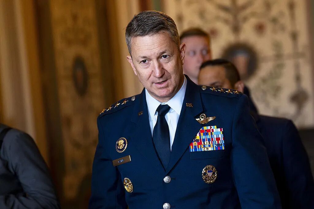 德黑兰凌晨再遭袭!中东危局超60小时,最新汇总→ 德黑兰凌晨再遭袭!中东危局超60小时,最新汇总→