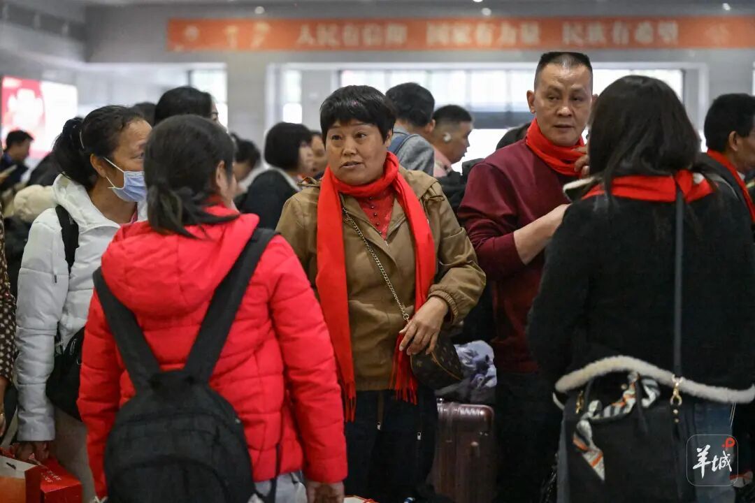 “我们去广东干嘛?赚钱!”近九成务工者返粤!这趟返岗专列奔赴春天 “我们去广东干嘛?赚钱!”近九成务工者返粤!这趟返岗专列奔赴春天