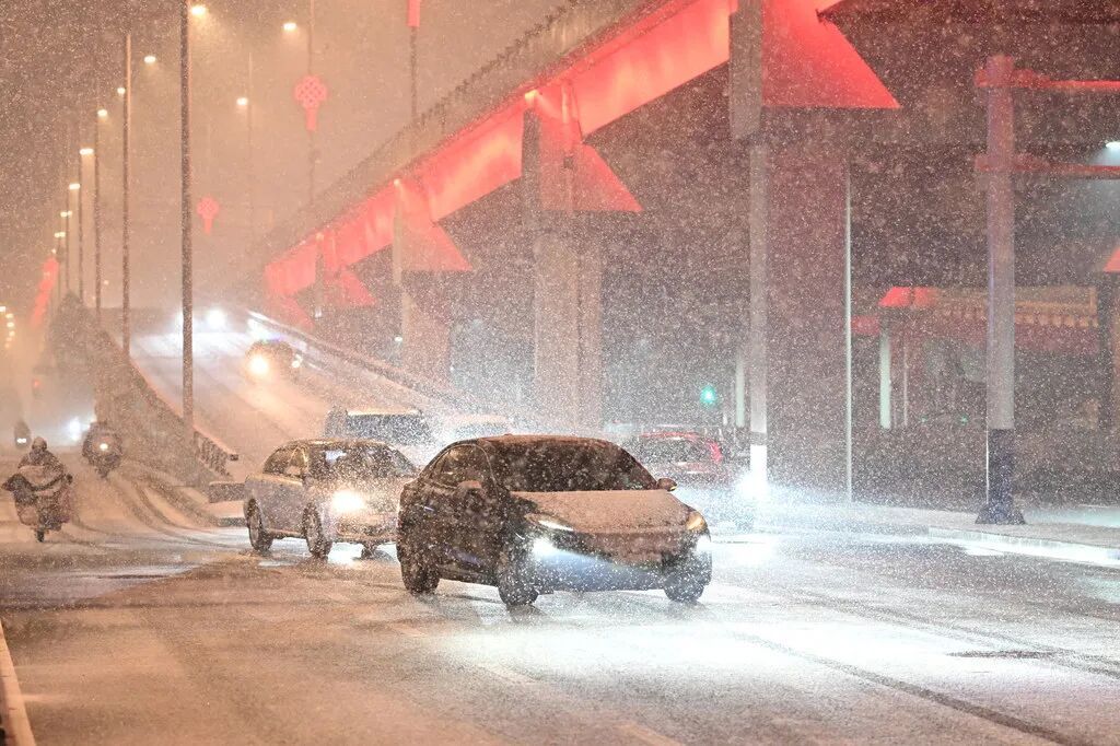 中雪+大雪+降温9℃!河北又要下雪,未来三天…… 中雪+大雪+降温9℃!河北又要下雪,未来三天……