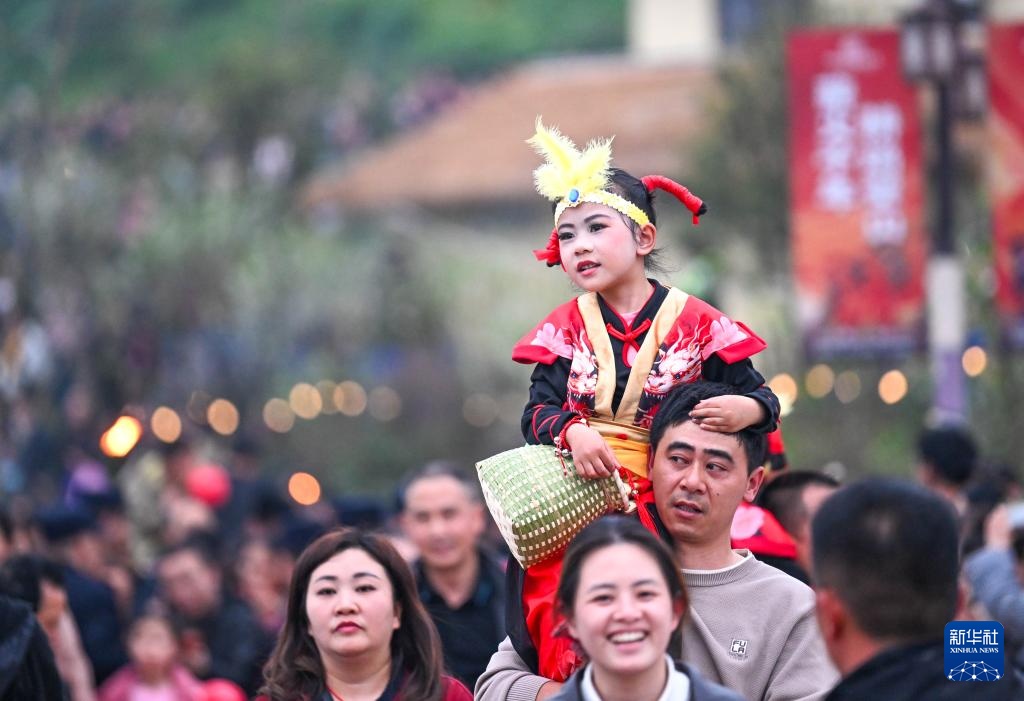 重庆璧山:千年火把节 点亮乡村新春 重庆璧山:千年火把节 点亮乡村新春