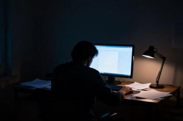 眼睛自测！别把干眼症当疲劳，一套组合拳帮你救回来