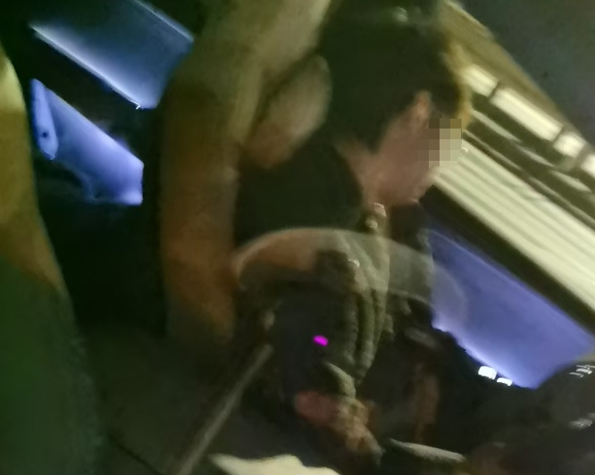 杭州高速上，男子开启智能驾驶后竟陷入沉睡！“我刚下夜班，困得不行”