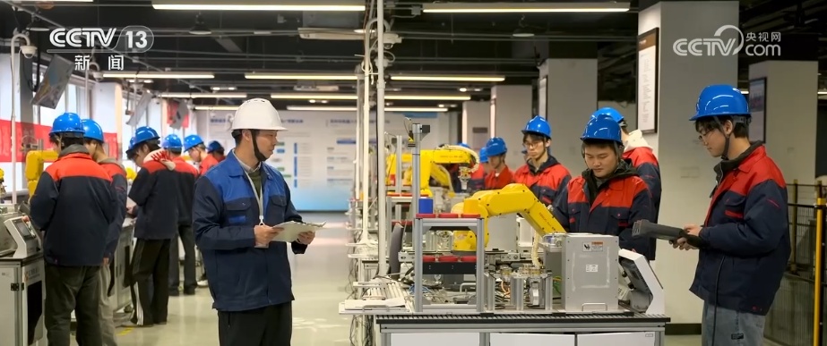 开年聚“智” “人工智能+”加速开跑 众多企业繁忙里更多“智慧底色”