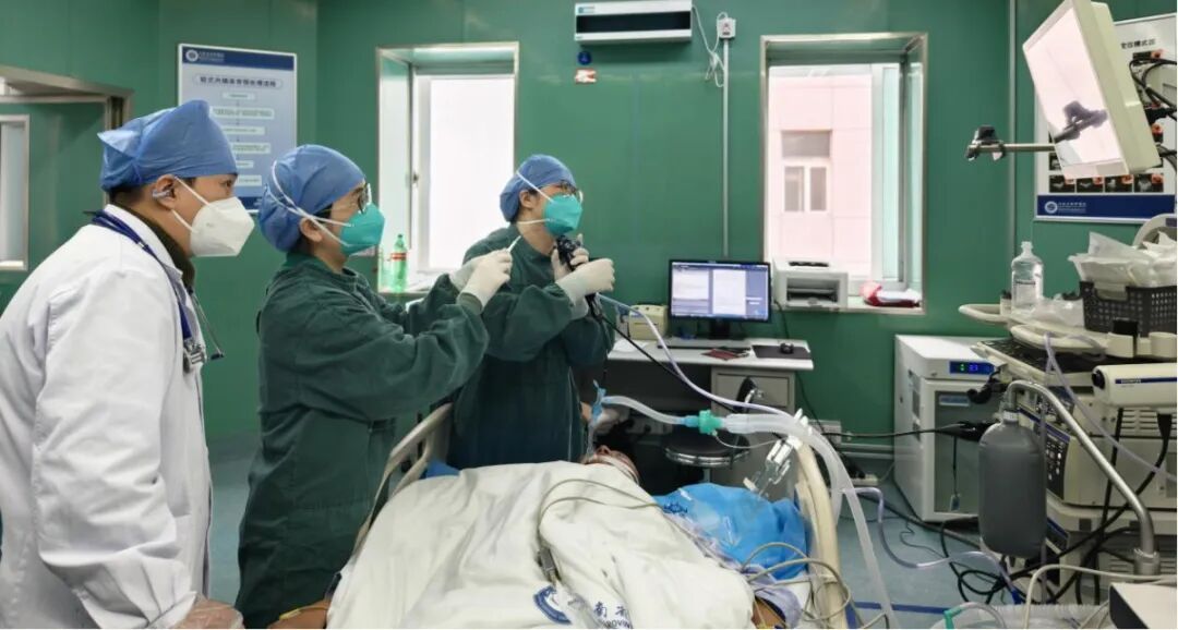 河南57岁男子聚餐喝酒后咳血进ICU,医生提醒:饭桌上这些习惯要避免 河南57岁男子聚餐喝酒后咳血进ICU,医生提醒:饭桌上这些习惯要避免