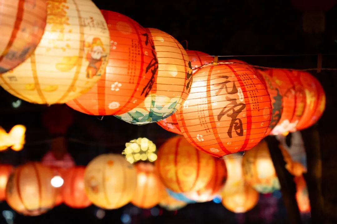 今日元宵节 吃元宵,盼圆满 今日元宵节 吃元宵,盼圆满