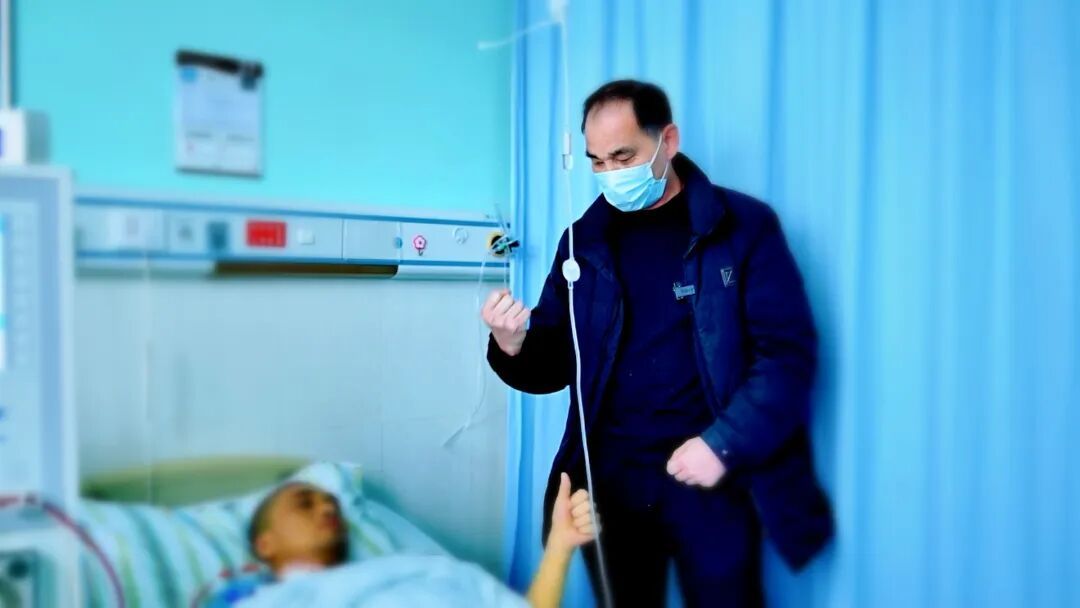 事发武汉,61岁父亲切下半个肝脏!“只要能救我儿子,舍掉这条老命也值了!” 事发武汉,61岁父亲切下半个肝脏!“只要能救我儿子,舍掉这条老命也值了!”