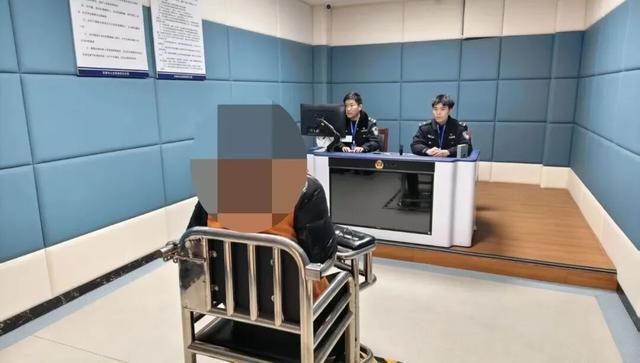 深夜高档酒水“蒸发”？沂源民警48小时跨省追击，5人盗窃团灭！