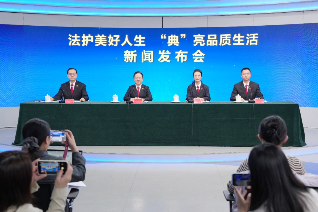 最高法:明确夫妻一方违反忠实义务将共同财产赠与第三人的行为无效 最高法:明确夫妻一方违反忠实义务将共同财产赠与第三人的行为无效