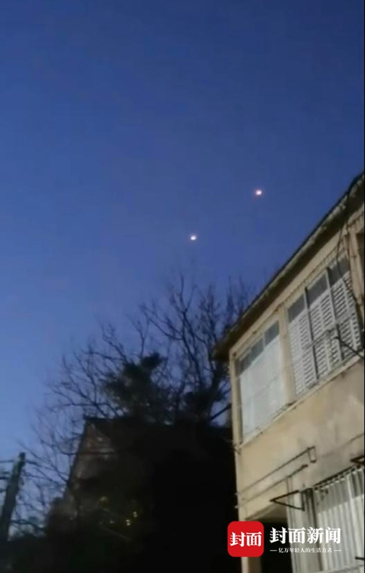 以色列遭伊朗导弹袭击,当地一四川男子照常开工:32小时听到几十次爆炸声 以色列遭伊朗导弹袭击,当地一四川男子照常开工:32小时听到几十次爆炸声