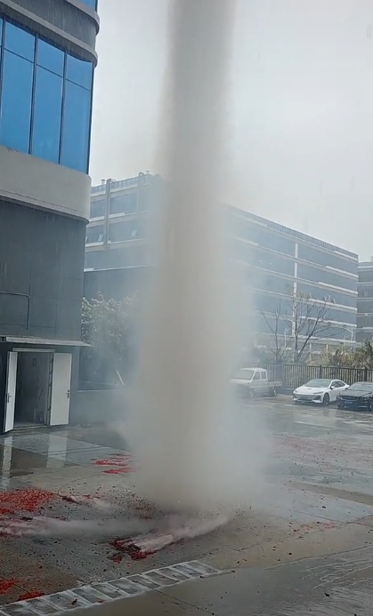 持续半小时！佛山一公司开工仪式现“龙卷风”？气象局回应
