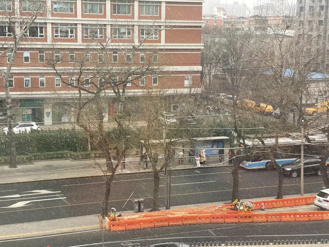 北京的雪又来了！道路结冰黄色预警，降雪预计持续到——