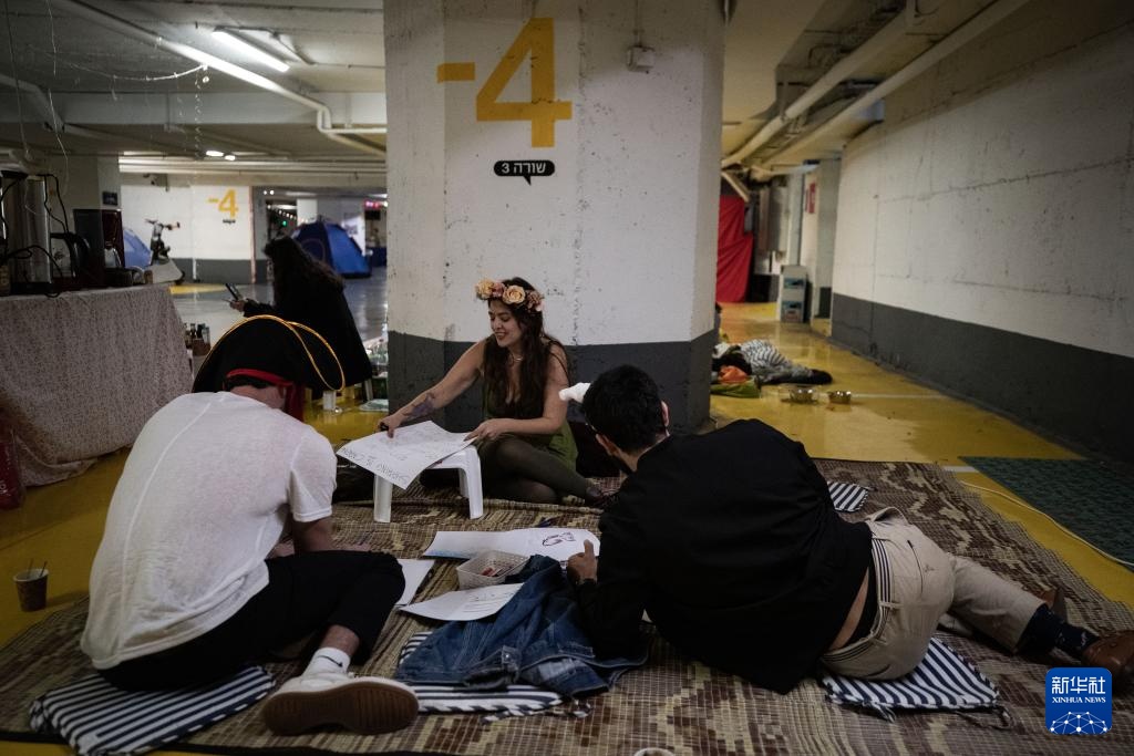 以色列特拉维夫：地下避难场所的生活