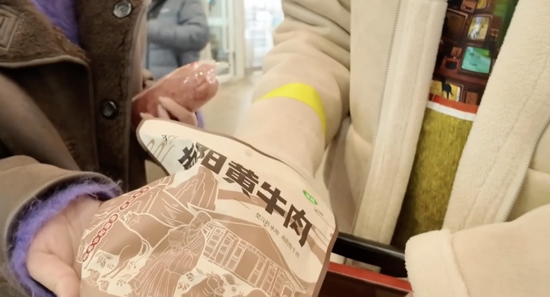 遇见暖就是年｜年后归来，他们行李箱里装满了爱