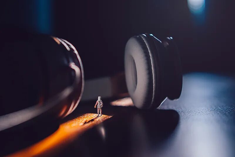 “一戴就头疼！”很多人有这个习惯，20岁小伙突然耳聋！医生提醒