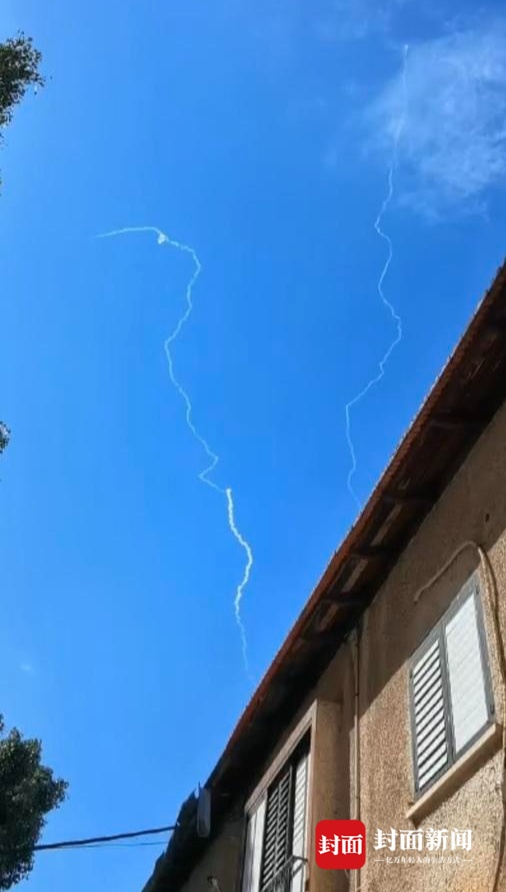 以色列遭伊朗导弹袭击,当地一四川男子照常开工:32小时听到几十次爆炸声 以色列遭伊朗导弹袭击,当地一四川男子照常开工:32小时听到几十次爆炸声