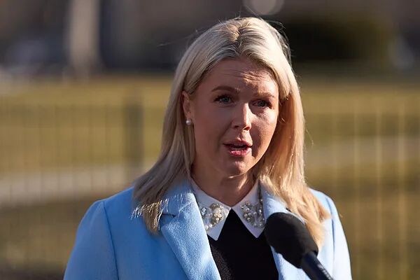 白宫：将实现对伊领空“完全控制”