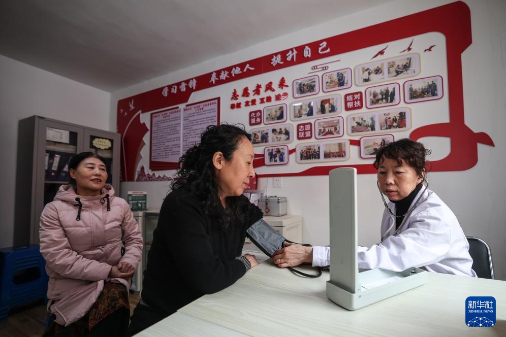 新春走基层丨“雷锋代办站”为群众排忧解难