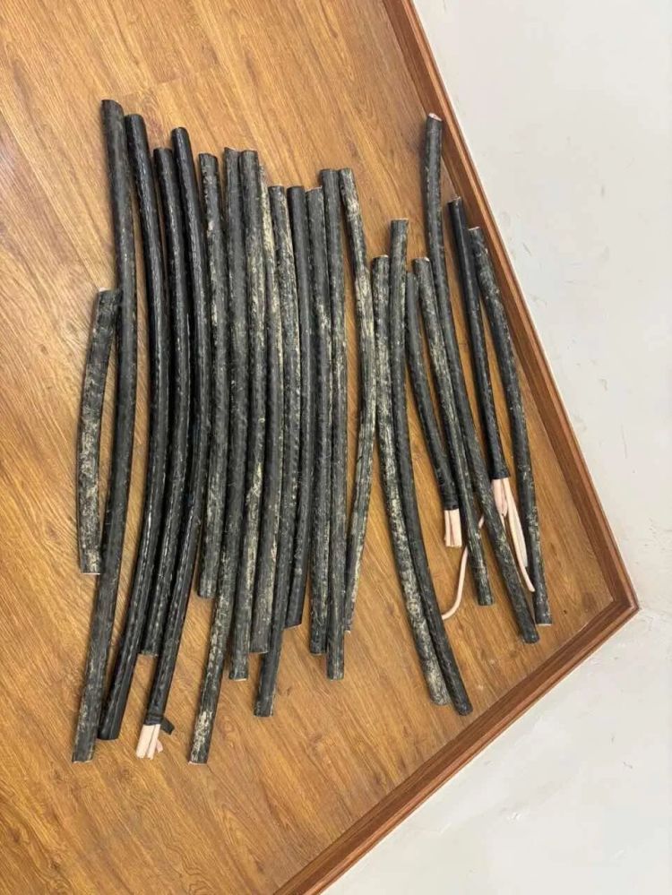 这个“面子”有点贵！一男子租了辆豪车，因租金高手头紧张，偷电缆开车去卖