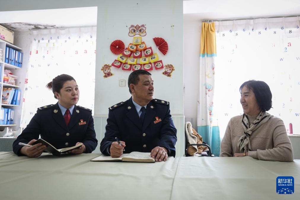 新春走基层丨“雷锋代办站”为群众排忧解难