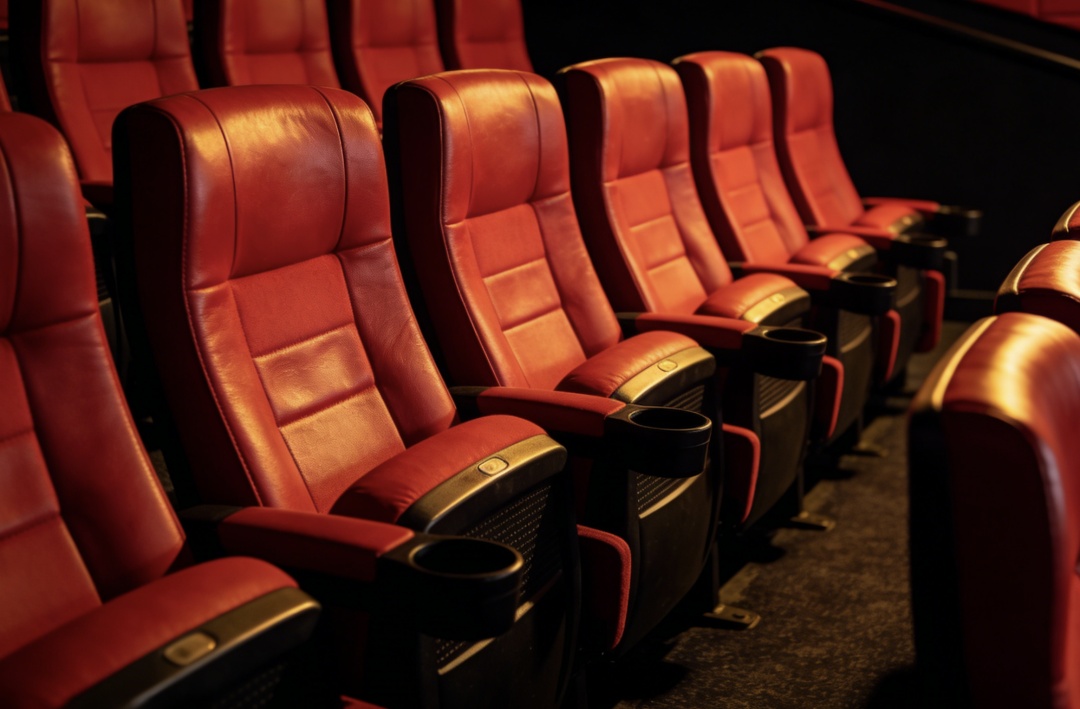 想问很久了:为什么电影院的座椅大多是红色的? 想问很久了:为什么电影院的座椅大多是红色的?