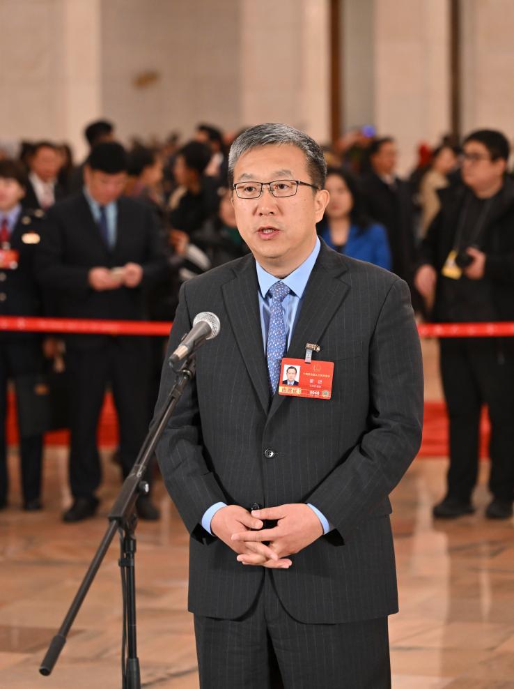 十四届全国人大四次会议首场“代表通道”集中采访活动举行