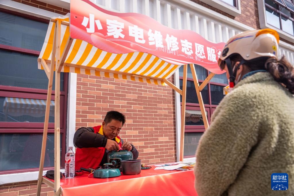 长沙：望城雷锋驿站送温情