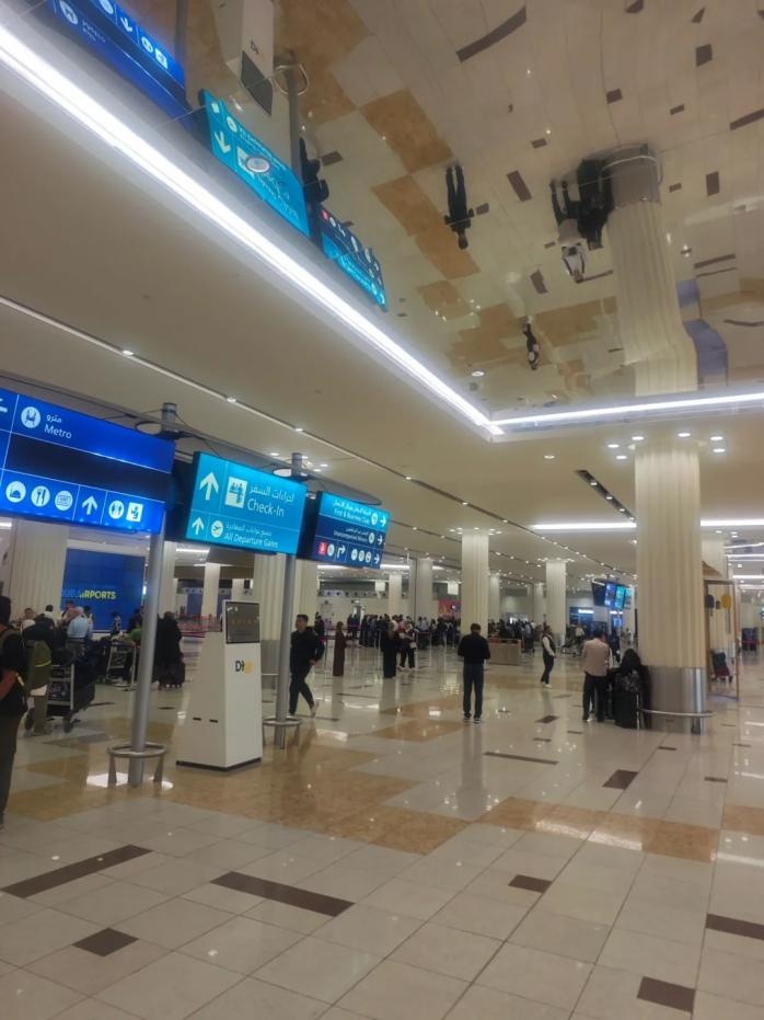 阿联酋航班开始恢复！两架从迪拜起飞的民航班机平稳落地香港、广州！网友：落地时全客舱鼓掌，很感动