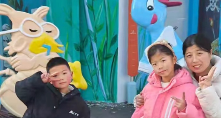 父母离家，10岁女儿留下805元压岁钱和手写信，网友泪崩