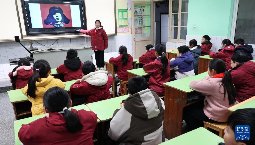 “开学第一课” &nbsp;学习传承雷锋精神